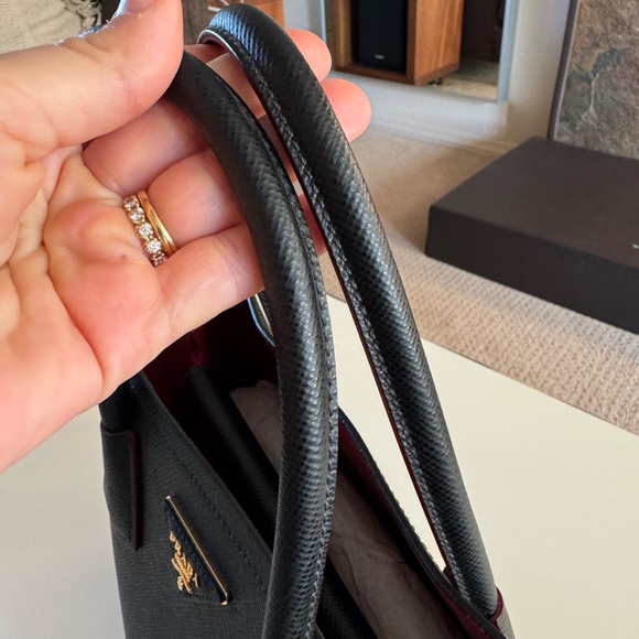 Prada Cuir Double Tote Saffiano Leather Small Black Bag Purse Red Interior - Picture 10 of 16